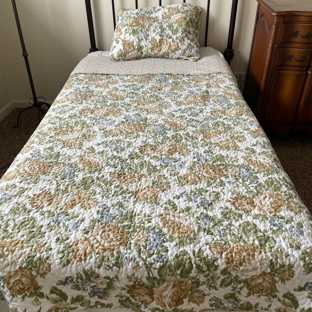 Twin quilt